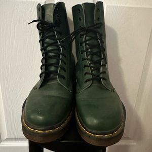 Dr. Marten’s Made In England 1490 Green Boots